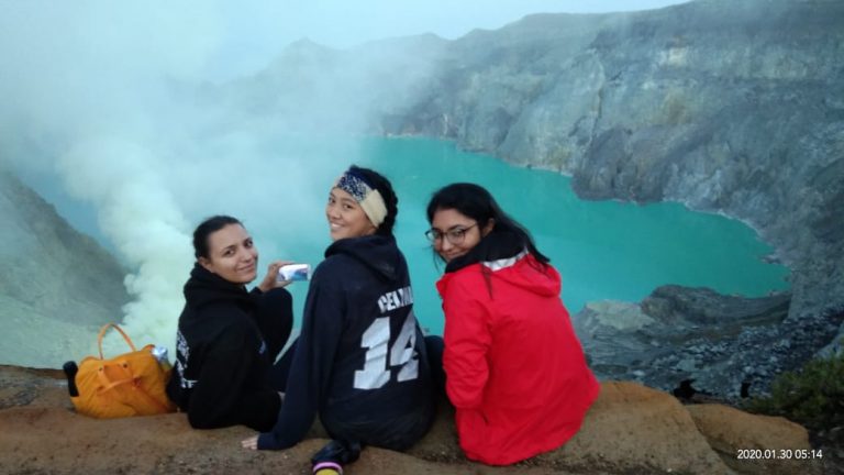 Ijen Background thalia travel